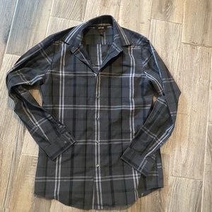 Men’s plaid button down